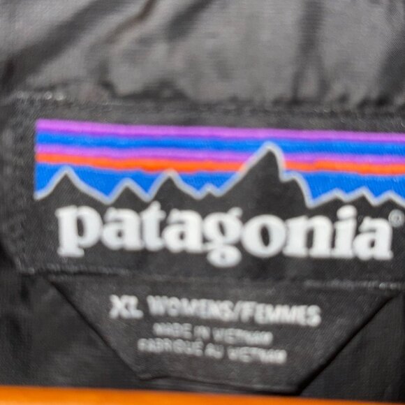 Patagonia Nano Puff Insulated Vest in Black, XL - Picture 10 of 11